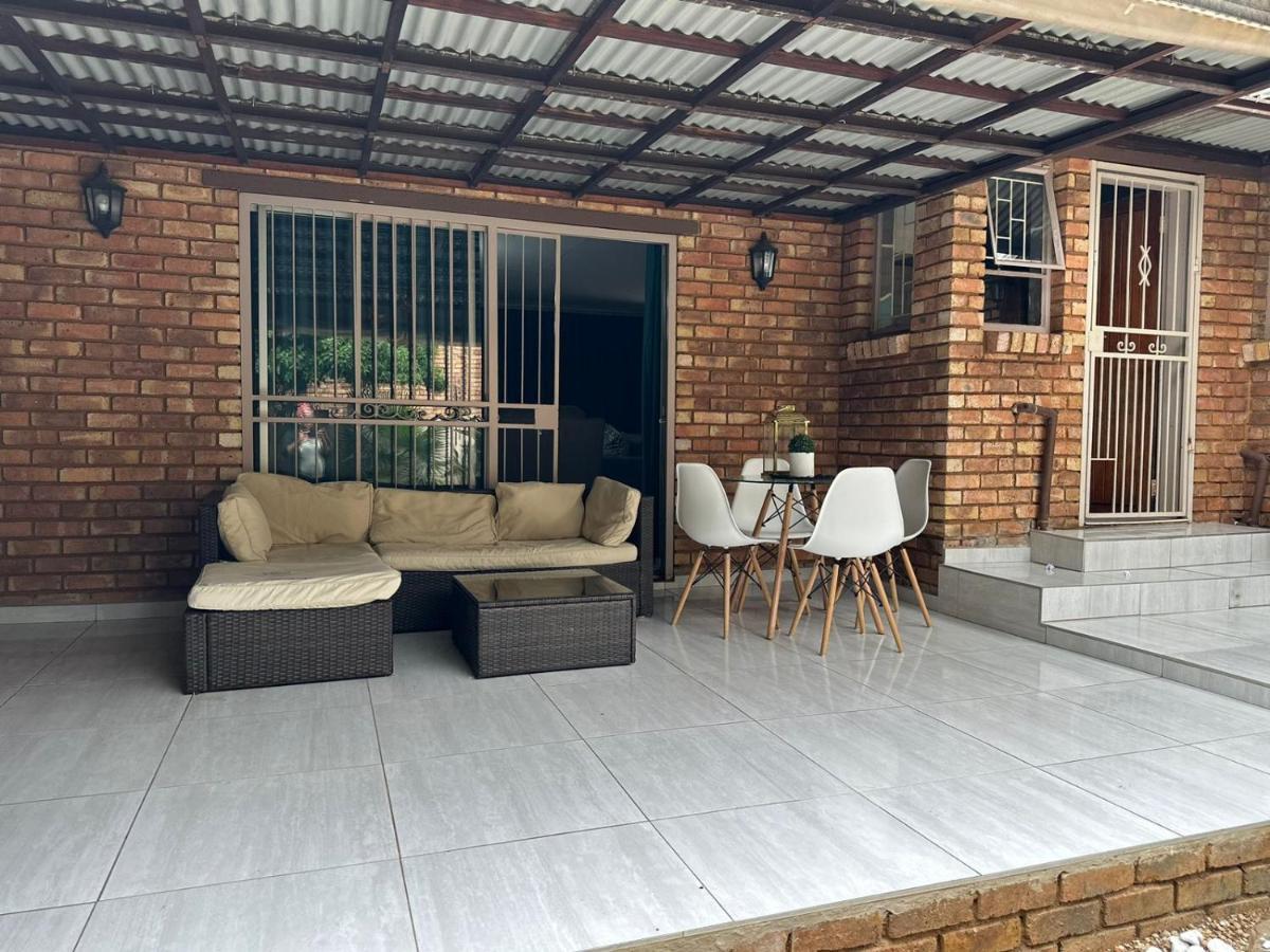 Acuvea Inn Kempton Park Exterior photo