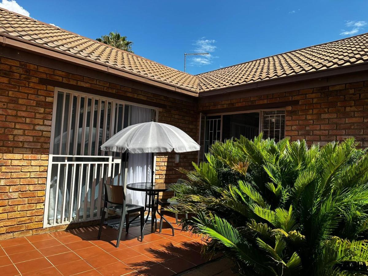 Acuvea Inn Kempton Park Exterior photo