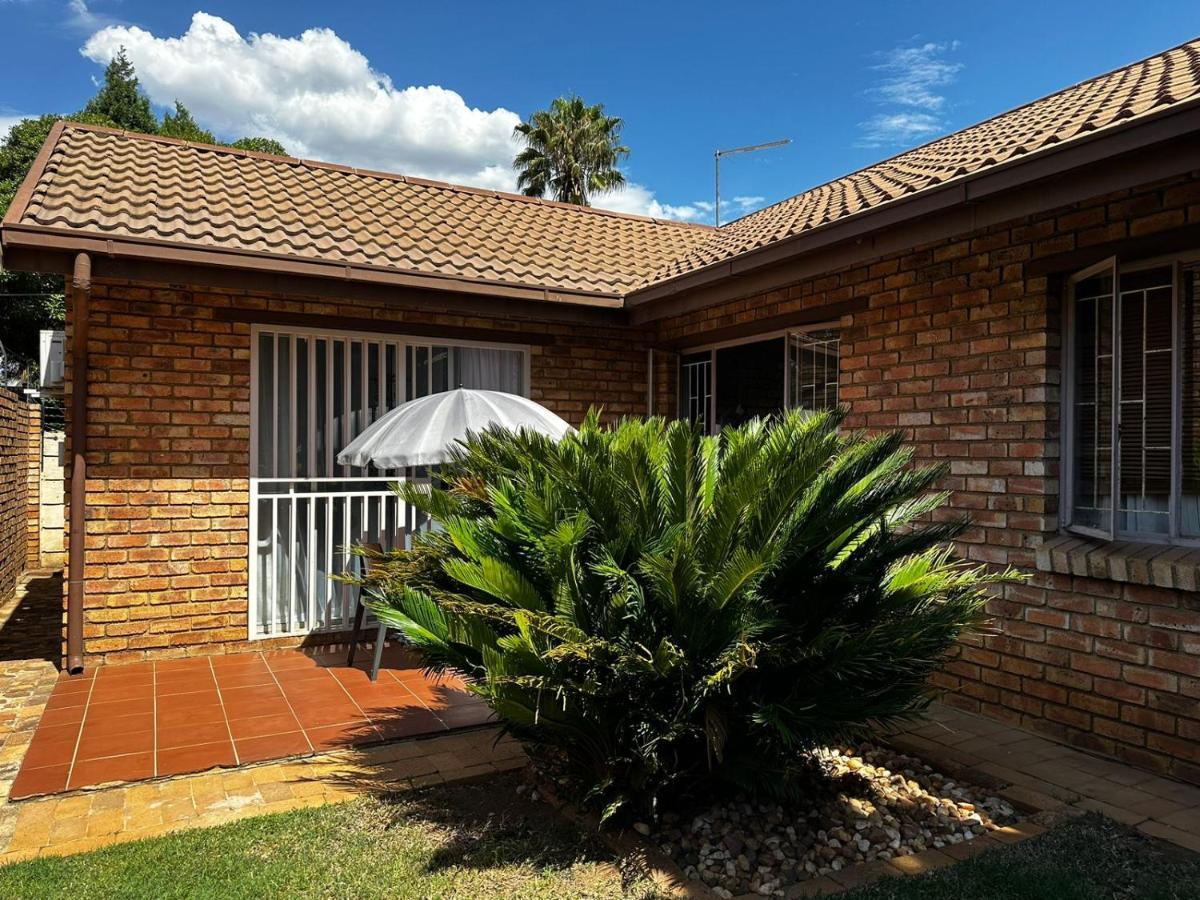 Acuvea Inn Kempton Park Exterior photo