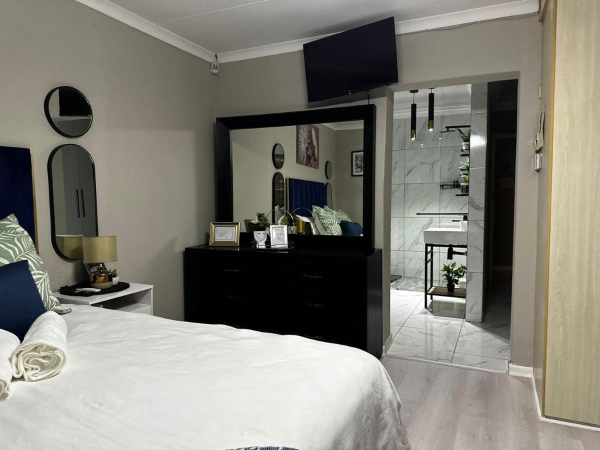 Acuvea Inn Kempton Park Exterior photo